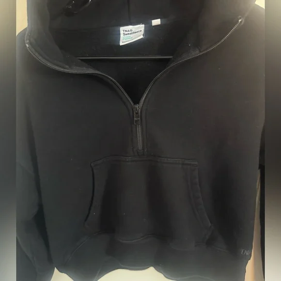 Aritzia Tna Cozy Fleece Boyfriend Boxy Quarter Zip Cropped Hoodie Black Sz XXS - Picture 3 of 13